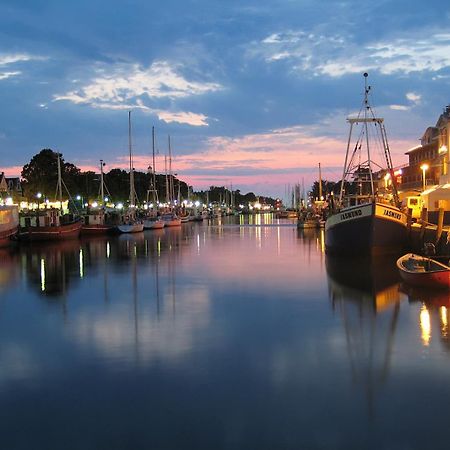 Ferienhaus Adele Rostock Esterno foto